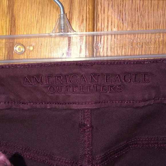 American Eagle outfitters maroon skinnt jeans. Size 6 - Picture 6 of 6